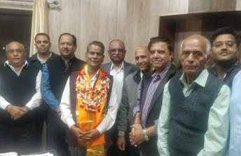 Mayor of Municipal Corporation Mr. Govind Singh ji Tank welcomed by Hotel Association